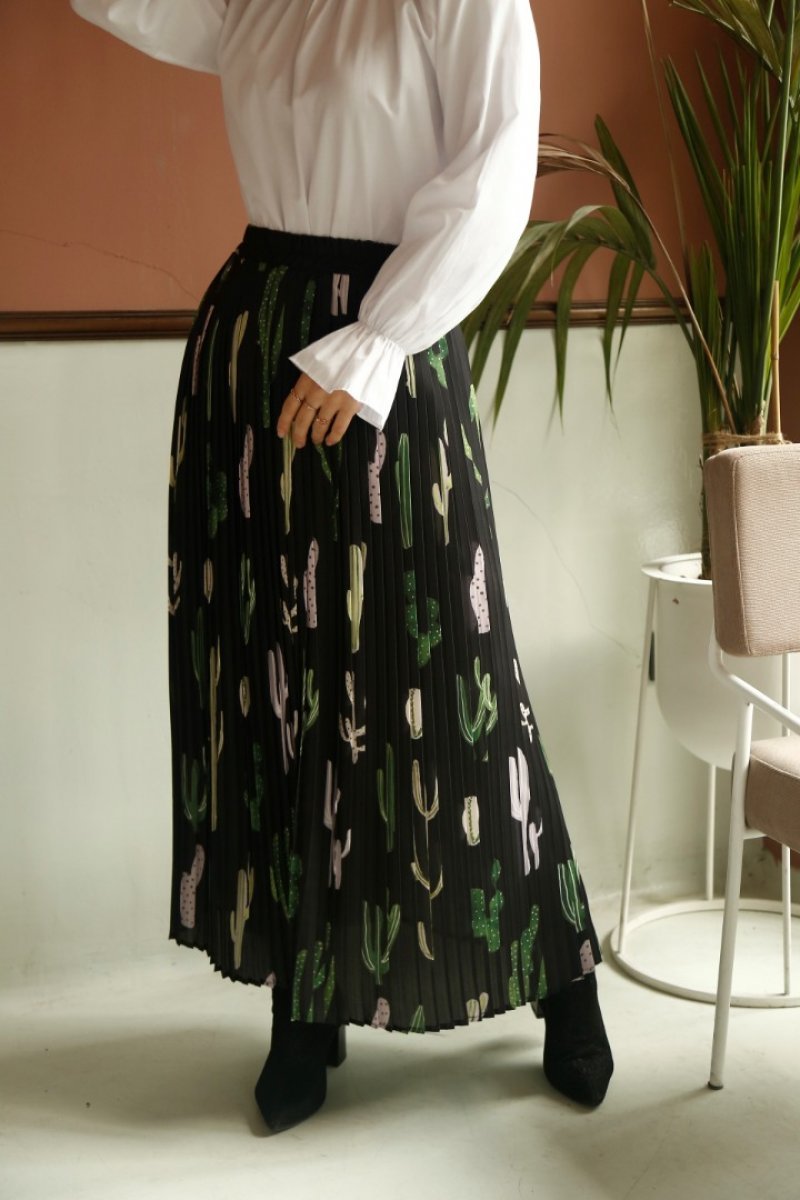 Helga Black Skirt