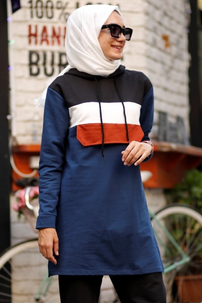 Arella Navy Blue Sweatshirt