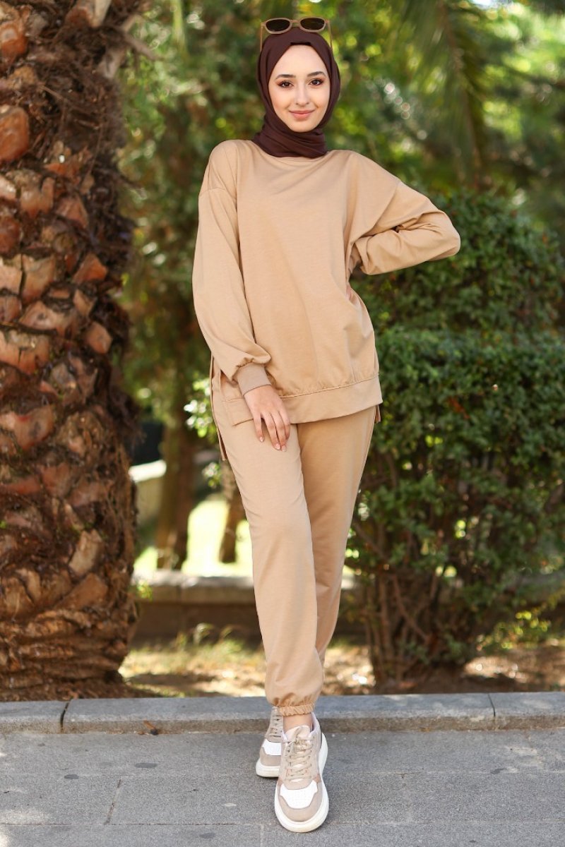 Melania Camel Suit