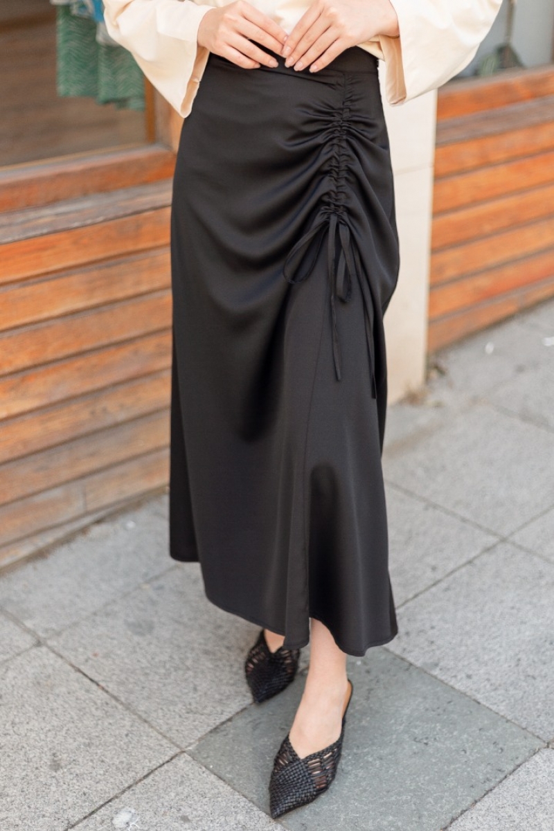 Farya Black Skirt