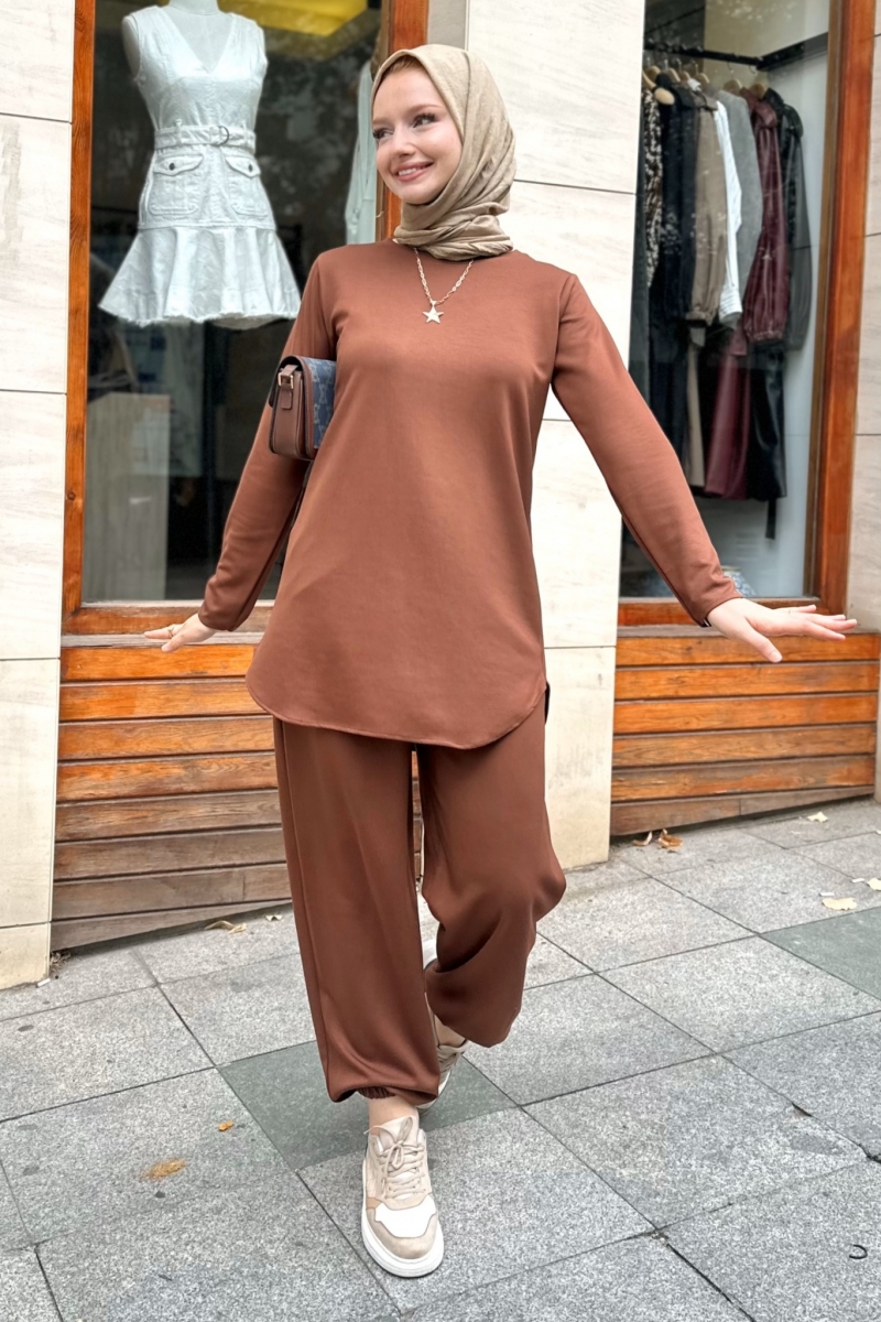 Adora Kahverengi Takım