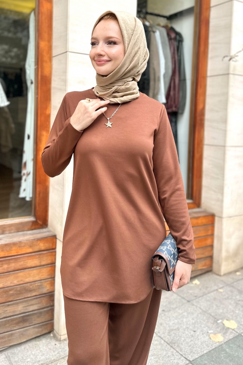 Adora Kahverengi Takım