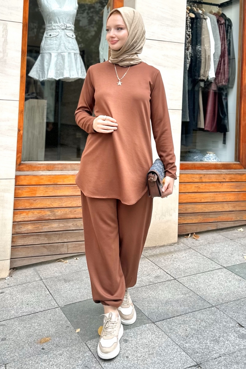 Adora Kahverengi Takım