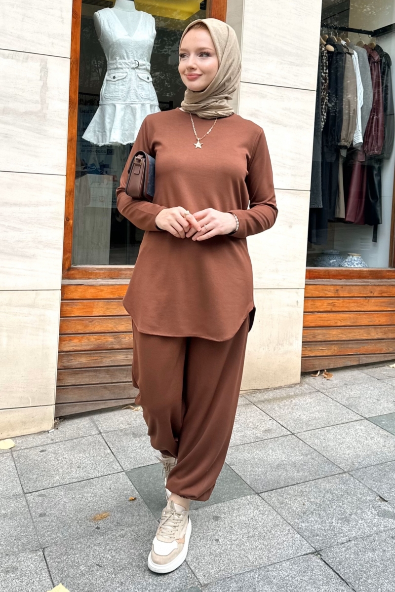 Adora Kahverengi Takım