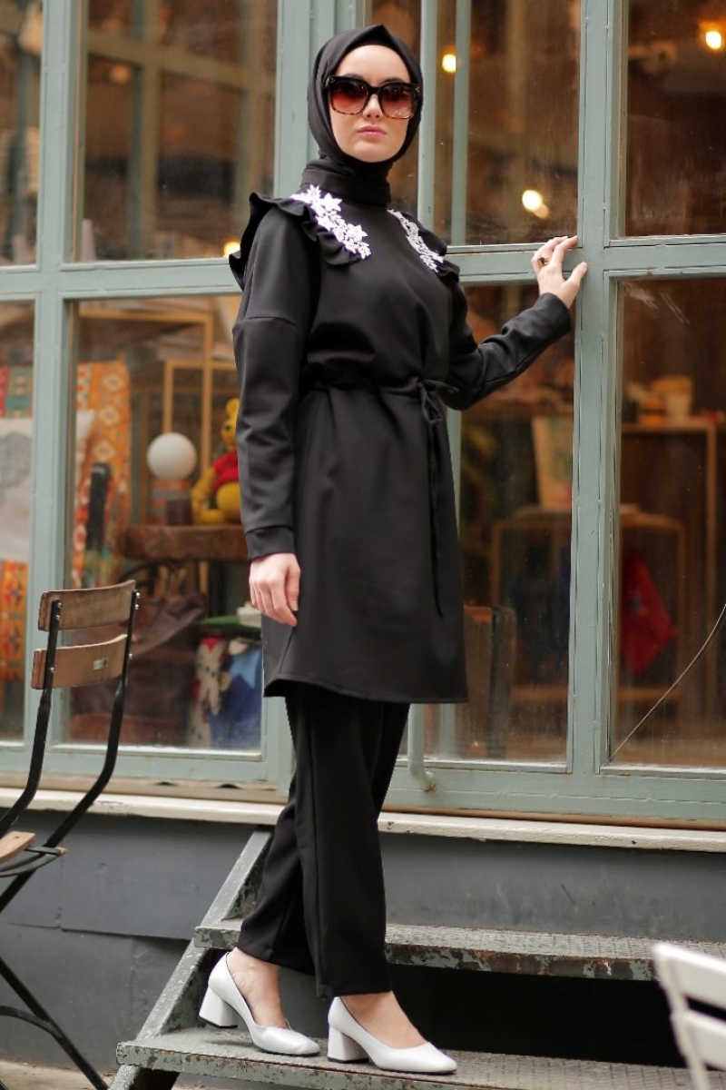 Anabella Siyah Takım