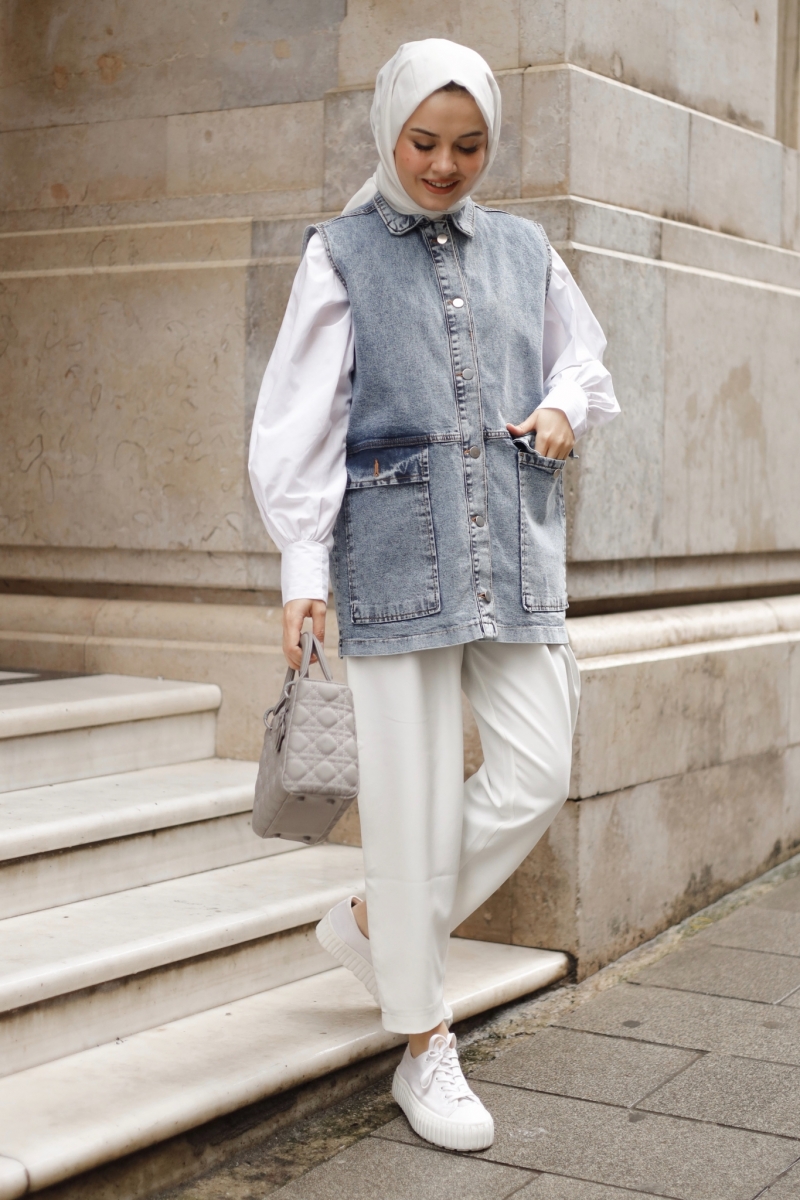 April Mavi Kot Yelek