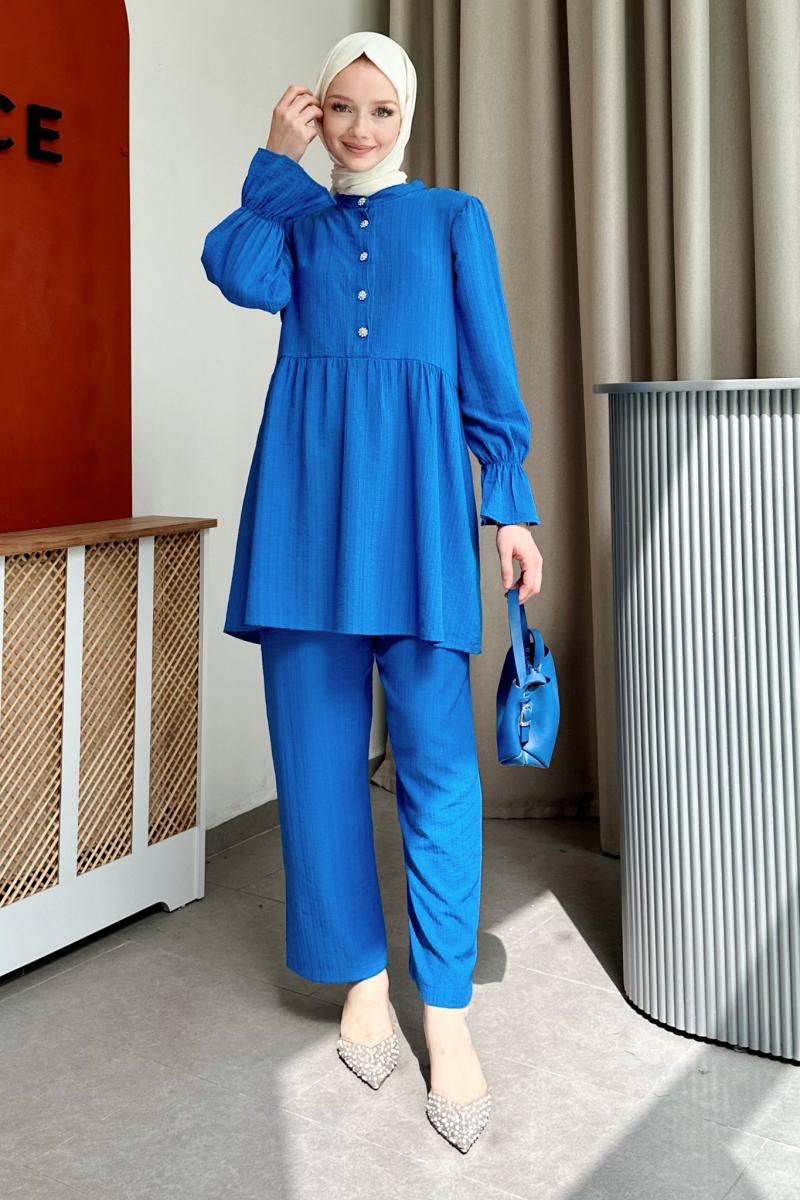 Asta Saks Mavisi Takım