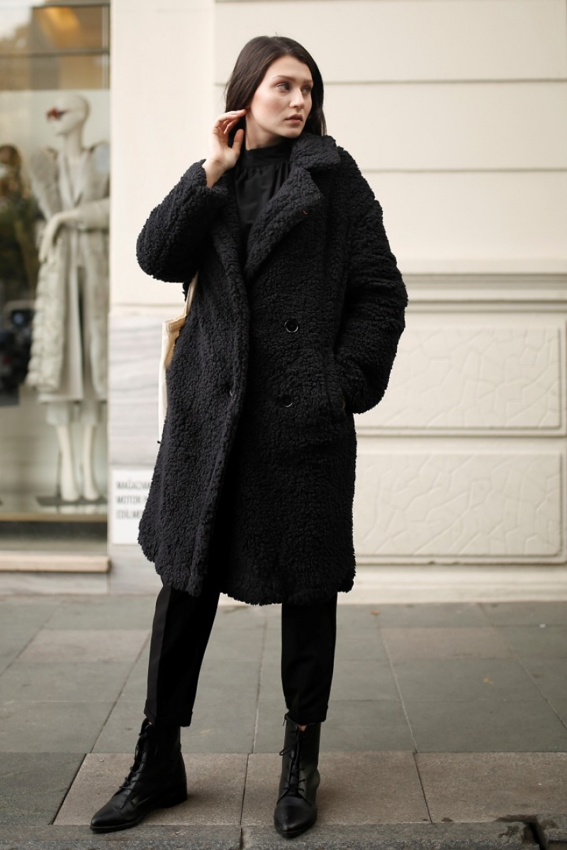 Curly Siyah Pelüş Kaban