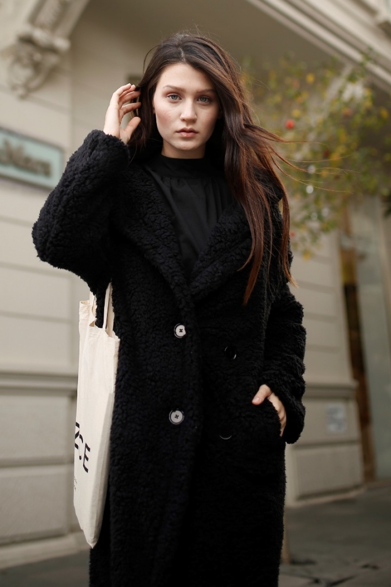 Curly Siyah Pelüş Kaban