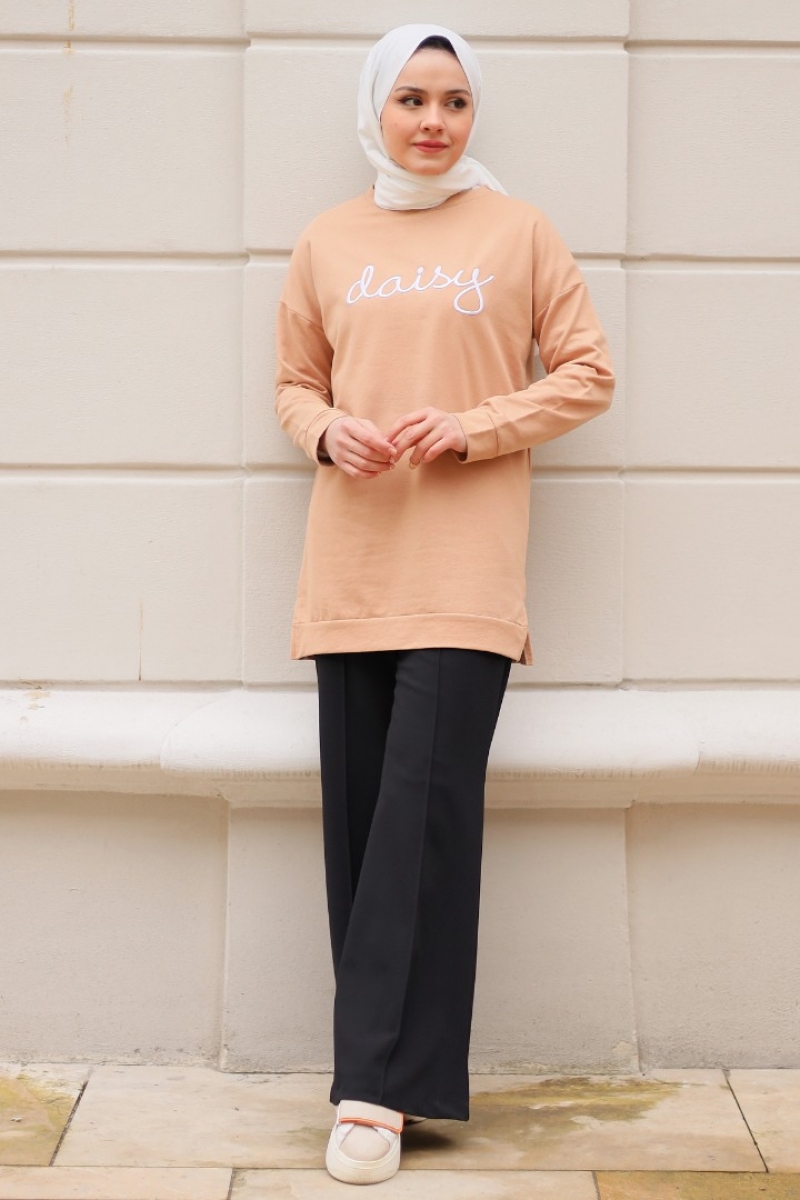 Daisy Camel Sweat