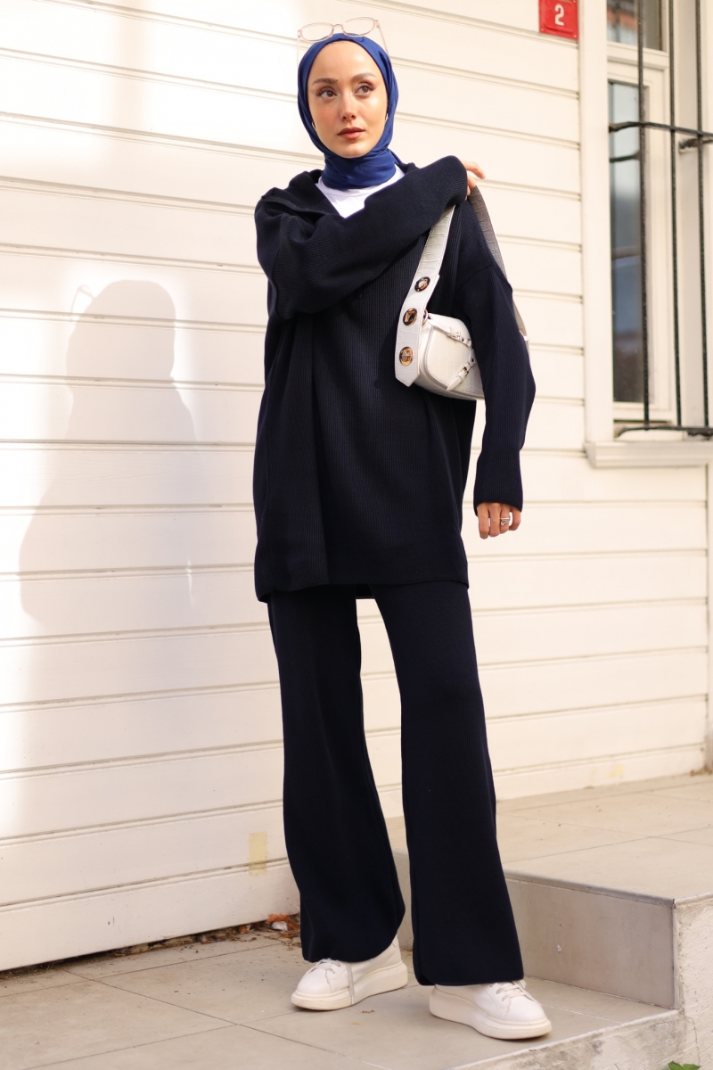 Elias Lacivert Takım