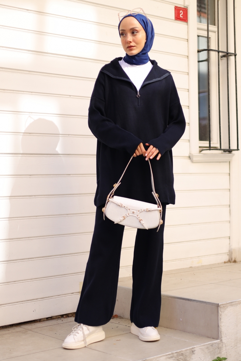 Elias Lacivert Takım