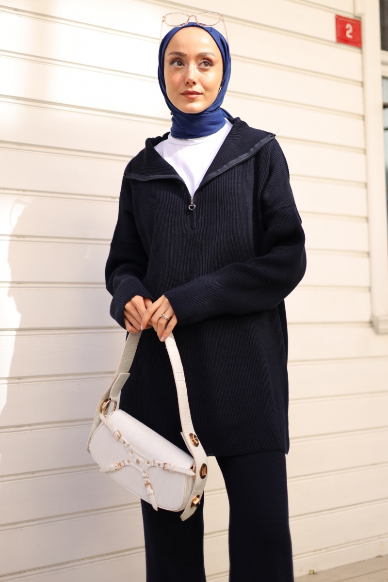 Elias Lacivert Takım