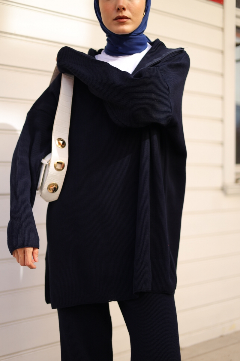 Elias Lacivert Takım