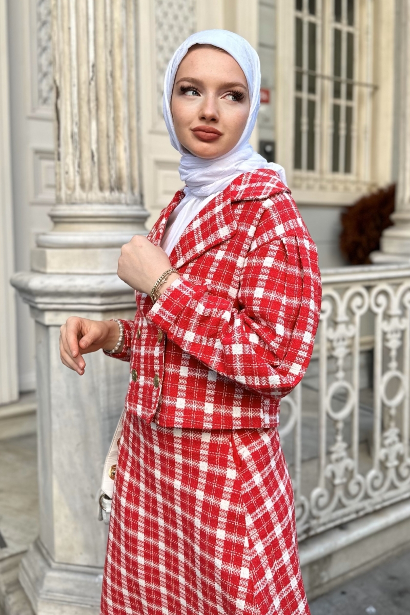 Ezel Kırmızı Ceketli Takım