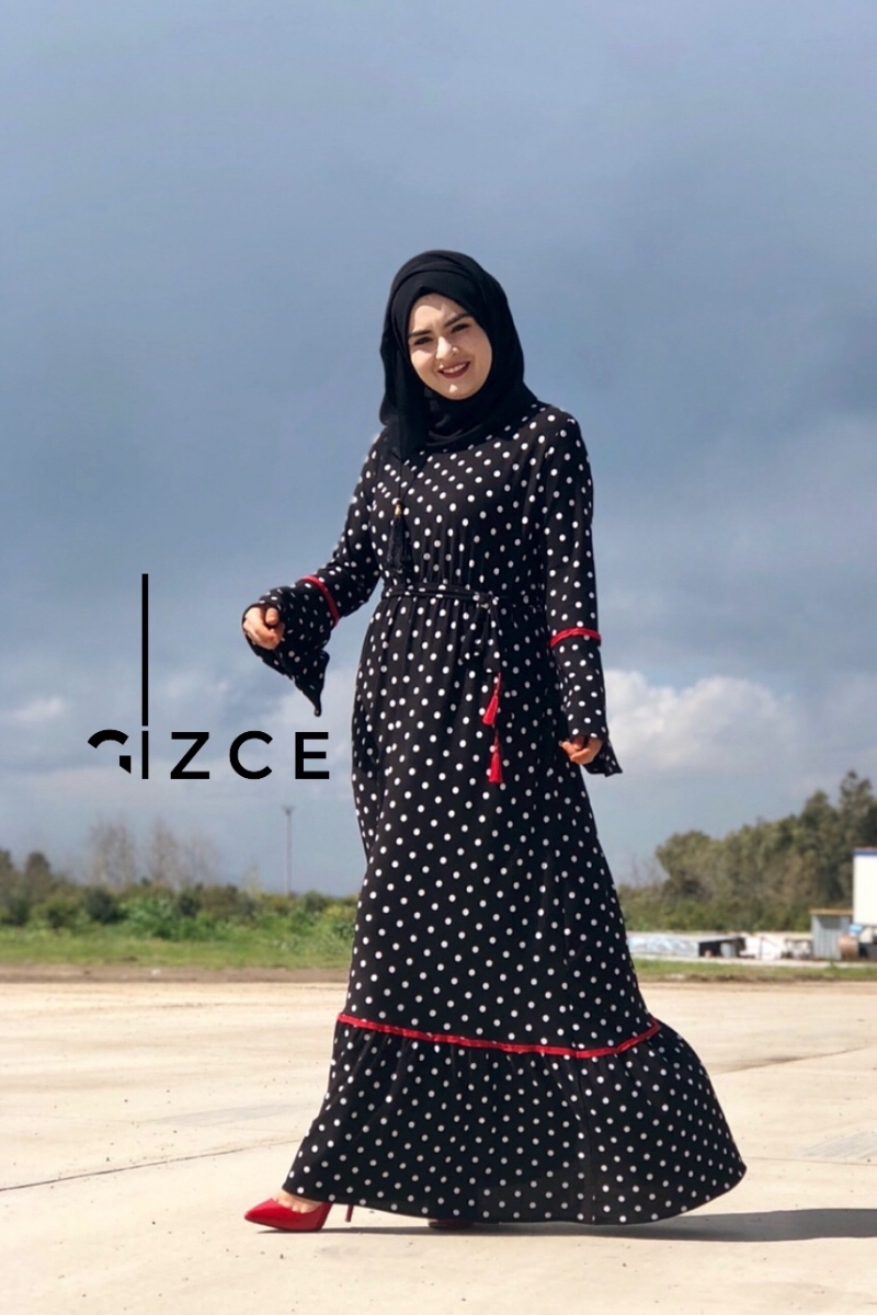 Zarifce Puantiyeli Siyah Elbise