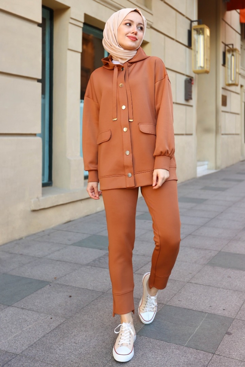 Gusta Kahverengi Takım