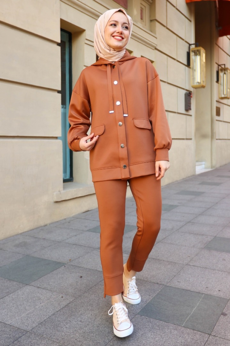 Gusta Kahverengi Takım