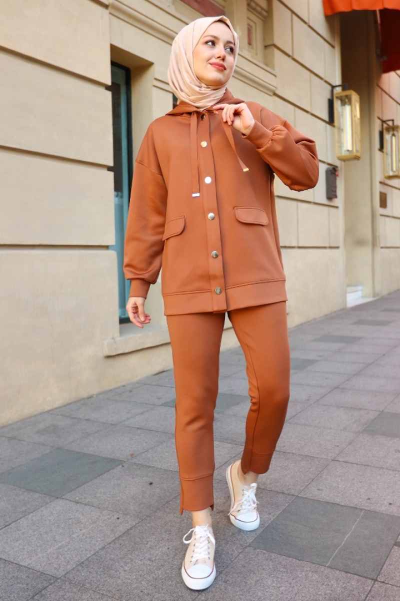 Gusta Kahverengi Takım