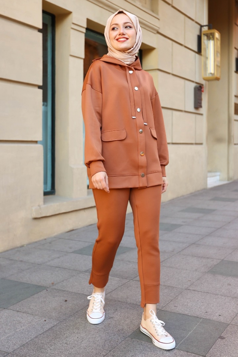 Gusta Kahverengi Takım