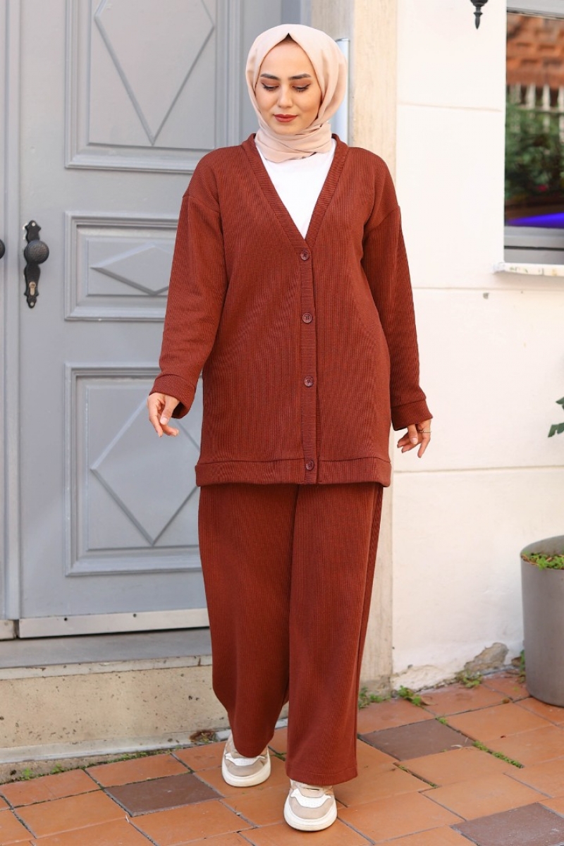 Kostya Kahverengi Takım