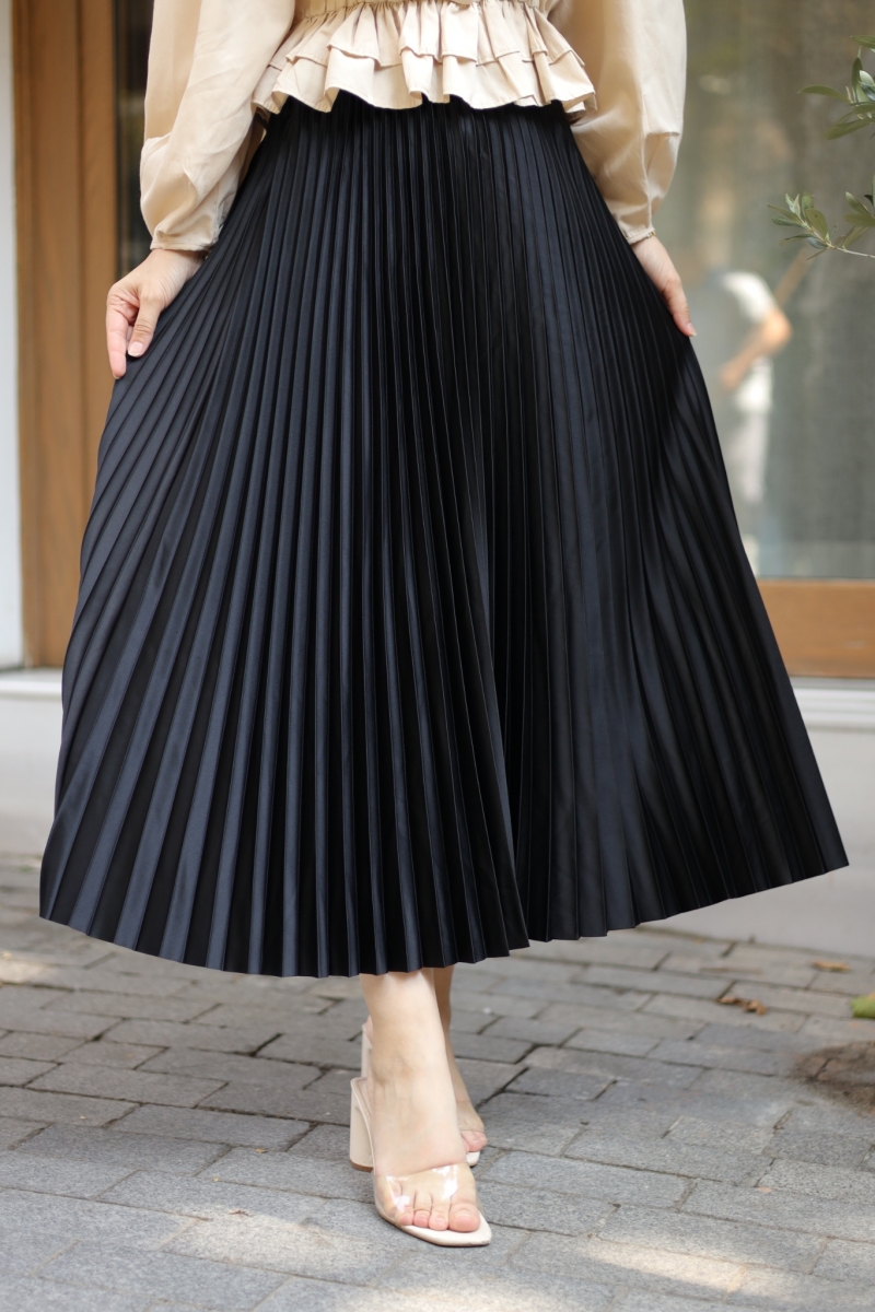 Lariva Siyah Saten Etek