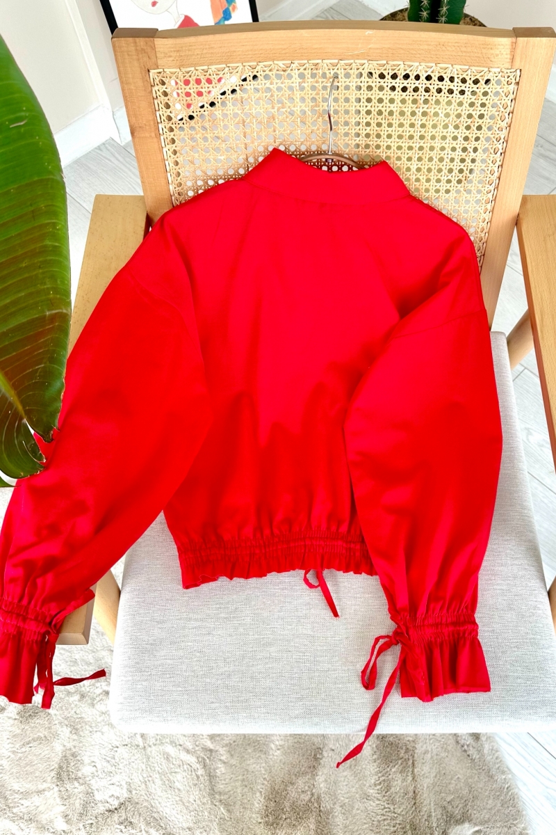 Lenda Kırmızı Gömlek