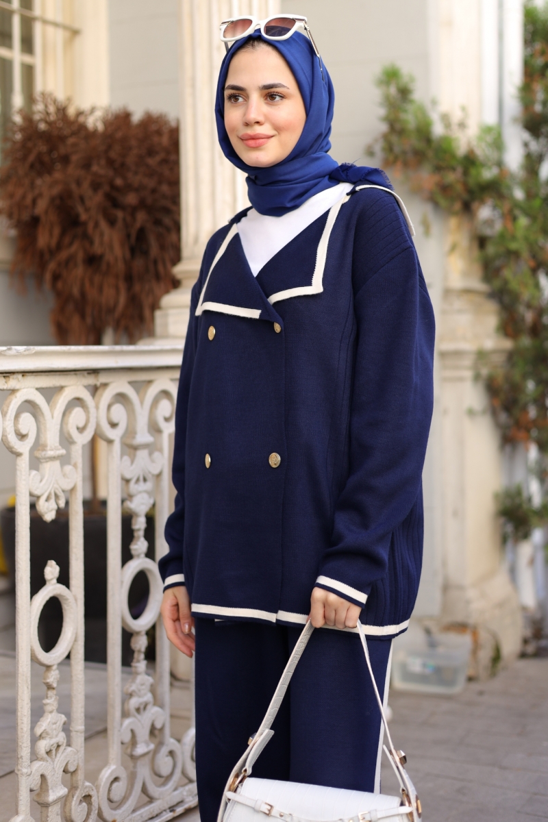 Leva Saks Mavisi Suit