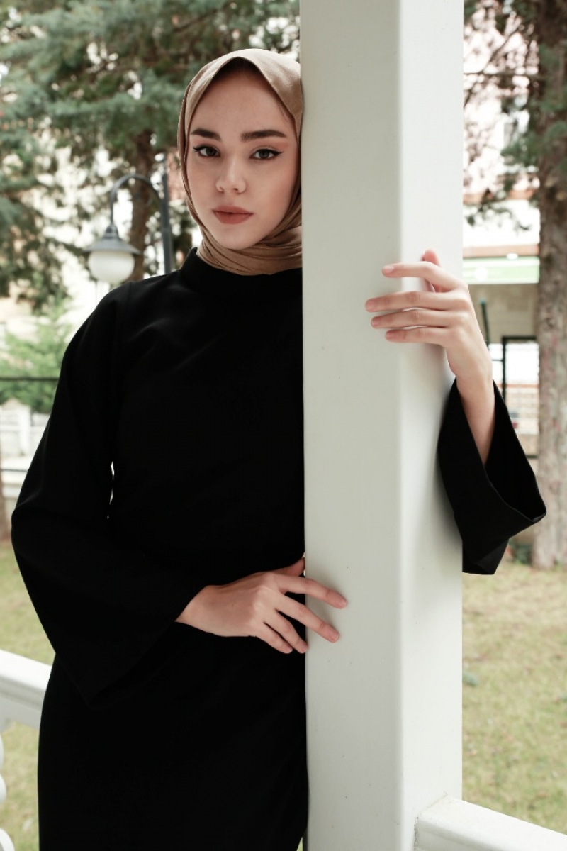 Liyona Siyah Elbise