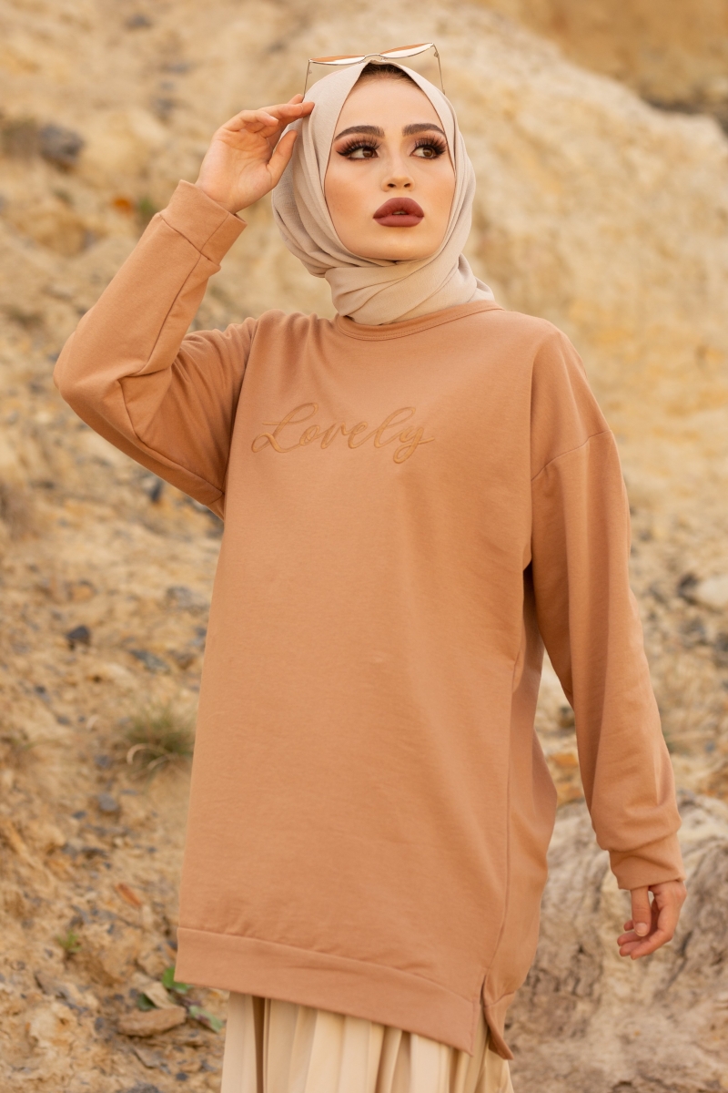 Lovely Camel Sweat