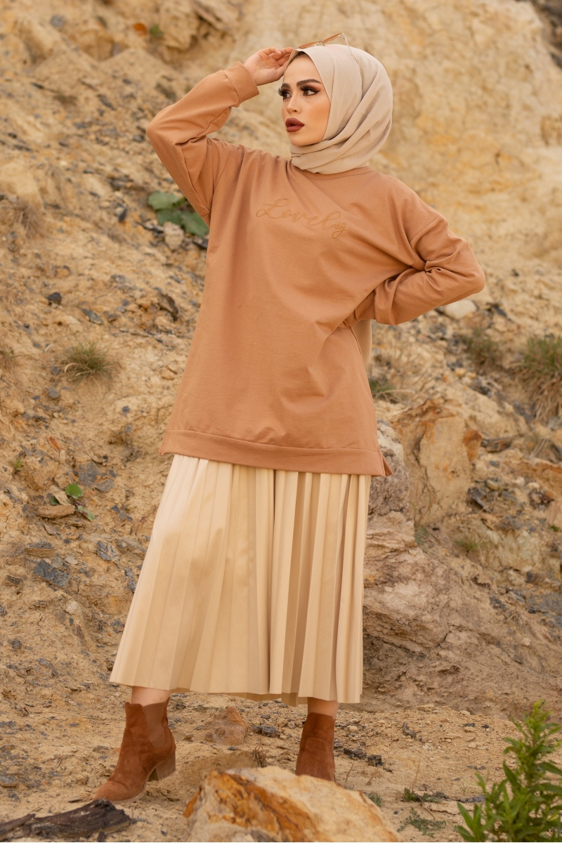 Lovely Camel Sweat