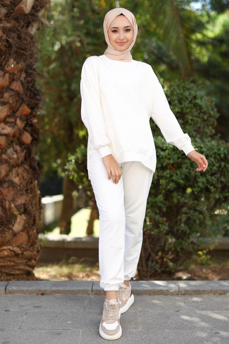 Melania Beyaz Takım