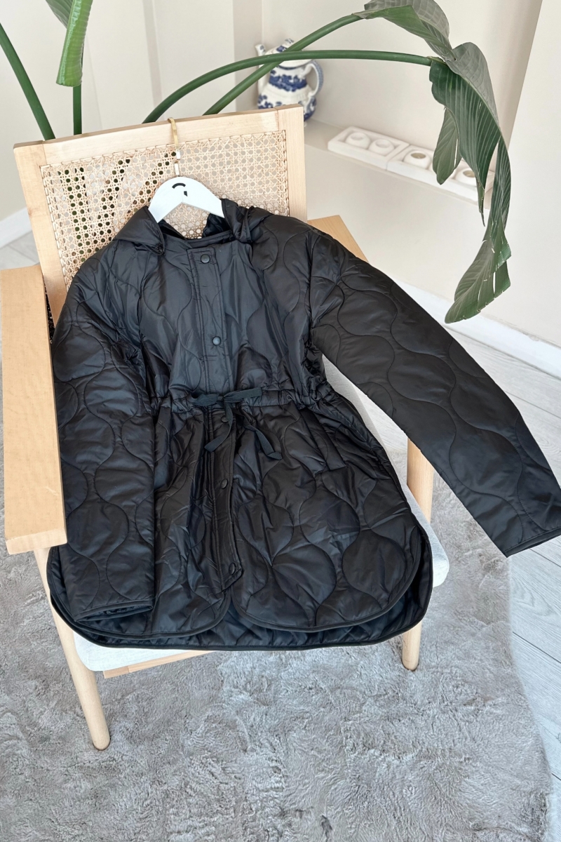 Palo Siyah Kapüşonlu Mont