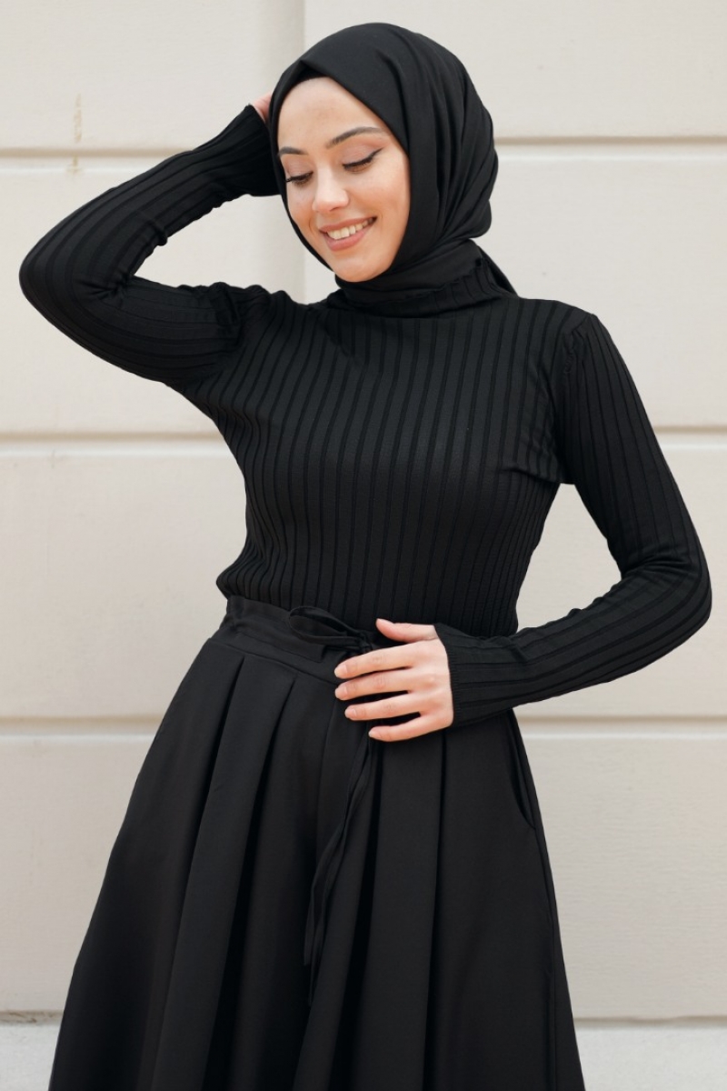 Reyna Siyah Triko Badi