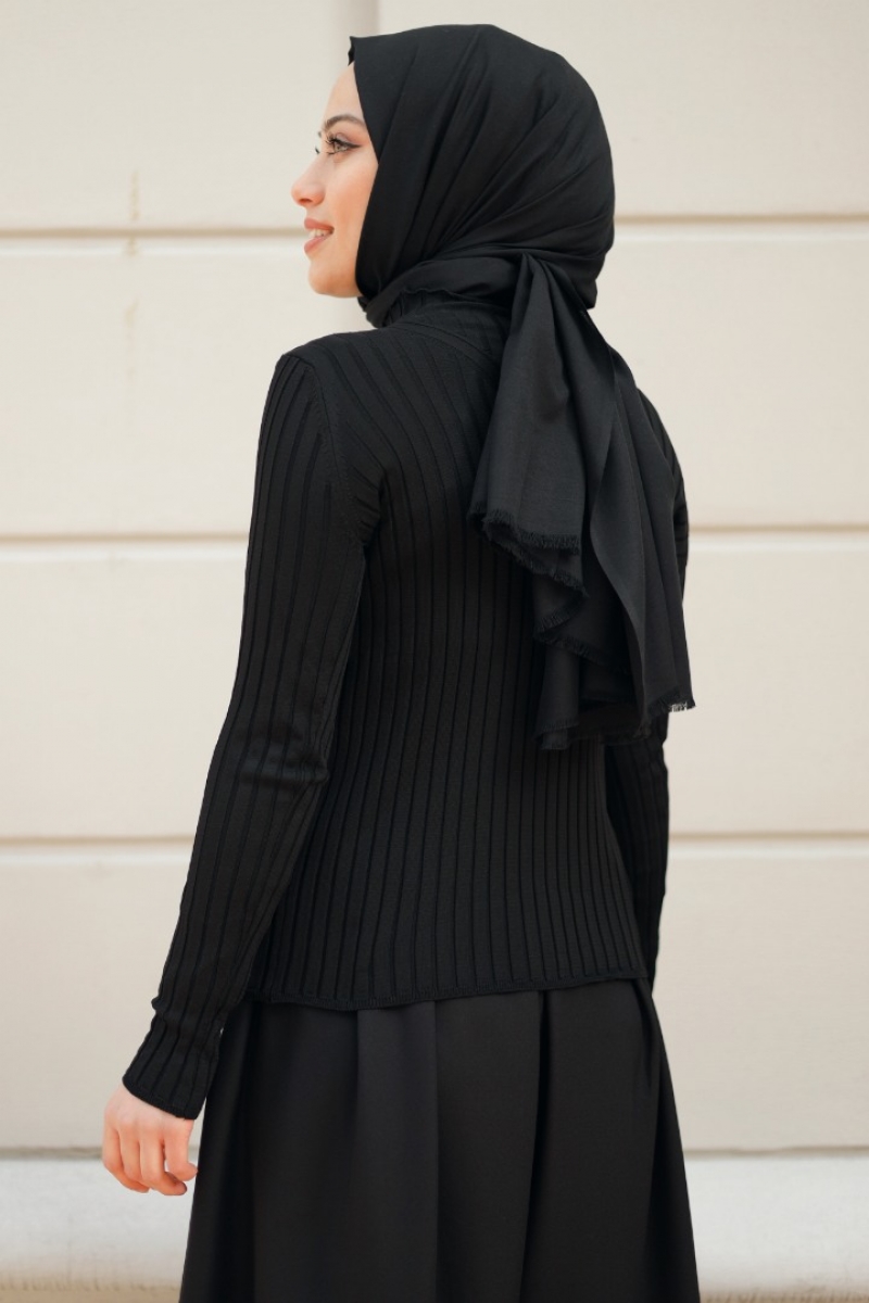 Reyna Siyah Triko Badi