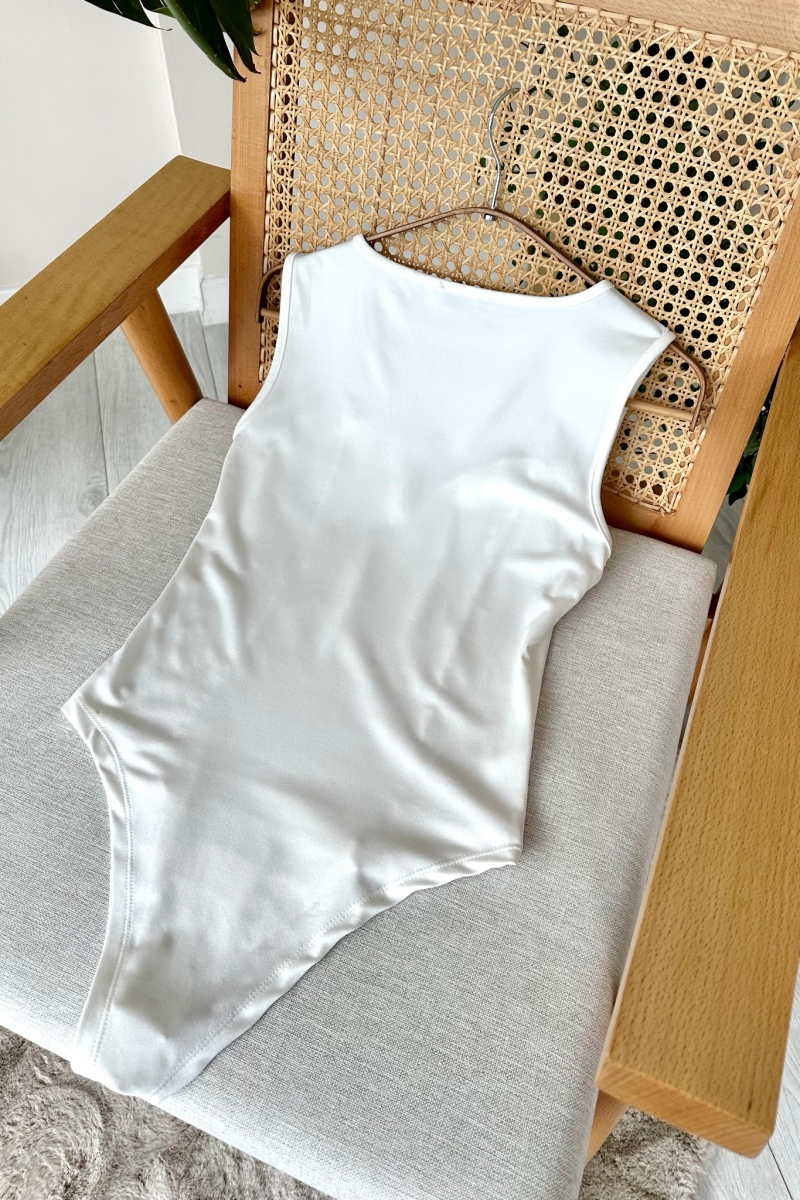 Runa Beyaz Çıtçıtlı Bluz