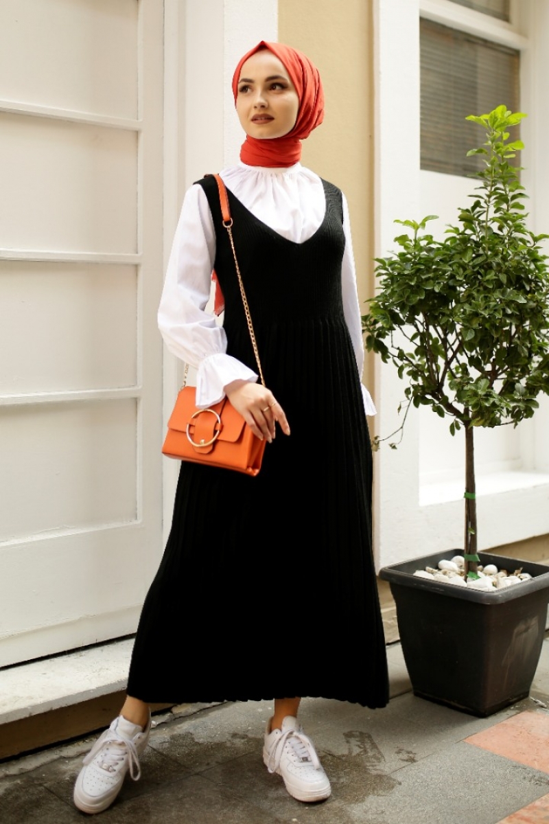 Ruth Siyah Triko Jile