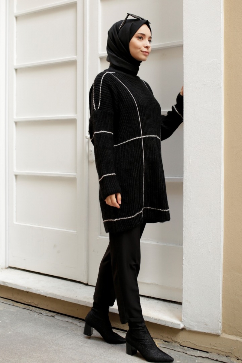 Sarah Siyah Triko Kazak