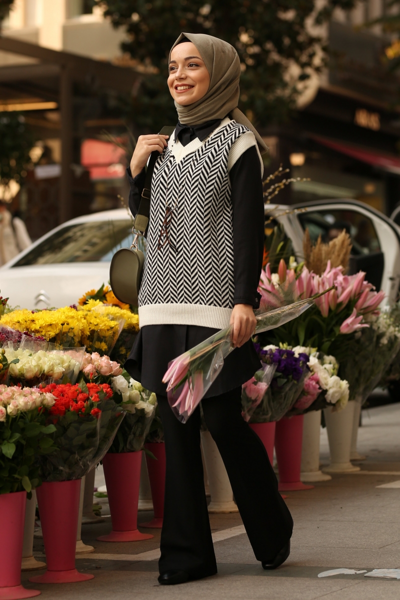 Tan Siyah Triko Süveter