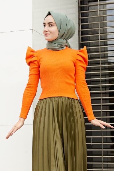 Victor Turuncu Kazak