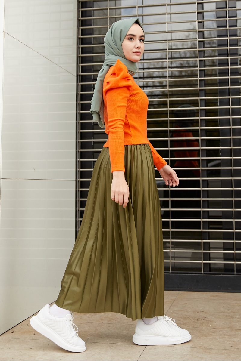 Victor Turuncu Kazak